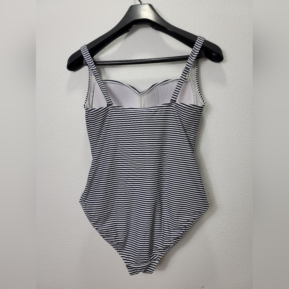 Nip Tuck Swim Twisted & Ruched Front Swimsuit 10sz - image 3